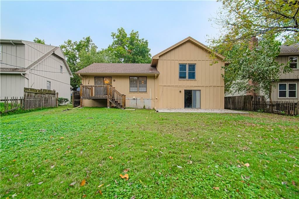 Concrete patio at 9835 W 101st Street, Overland Park, KS 66212