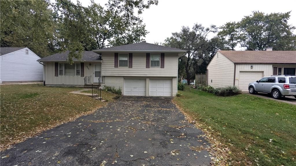 8507 Spring Valley Road, Raytown, MO