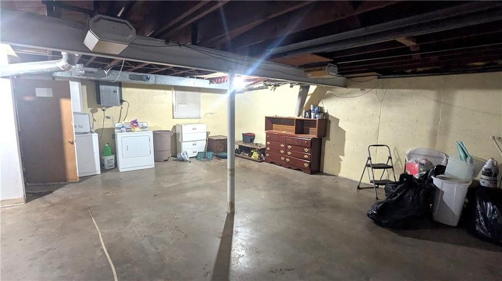 Photo 29 of 34 - 8507 Spring Valley Road, Raytown, MO 64138