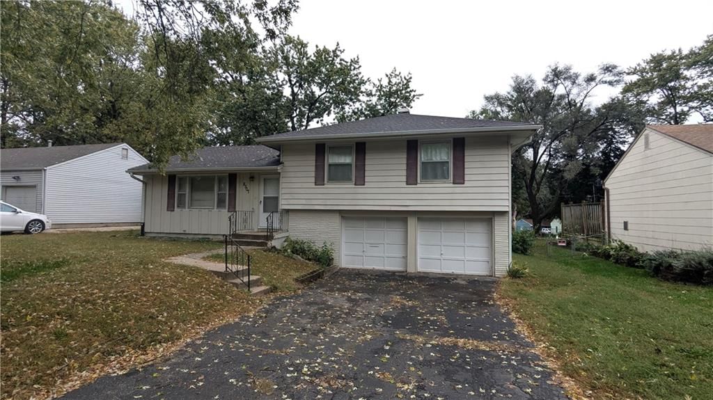 8507 Spring Valley Road, Raytown, MO: listing photo 2