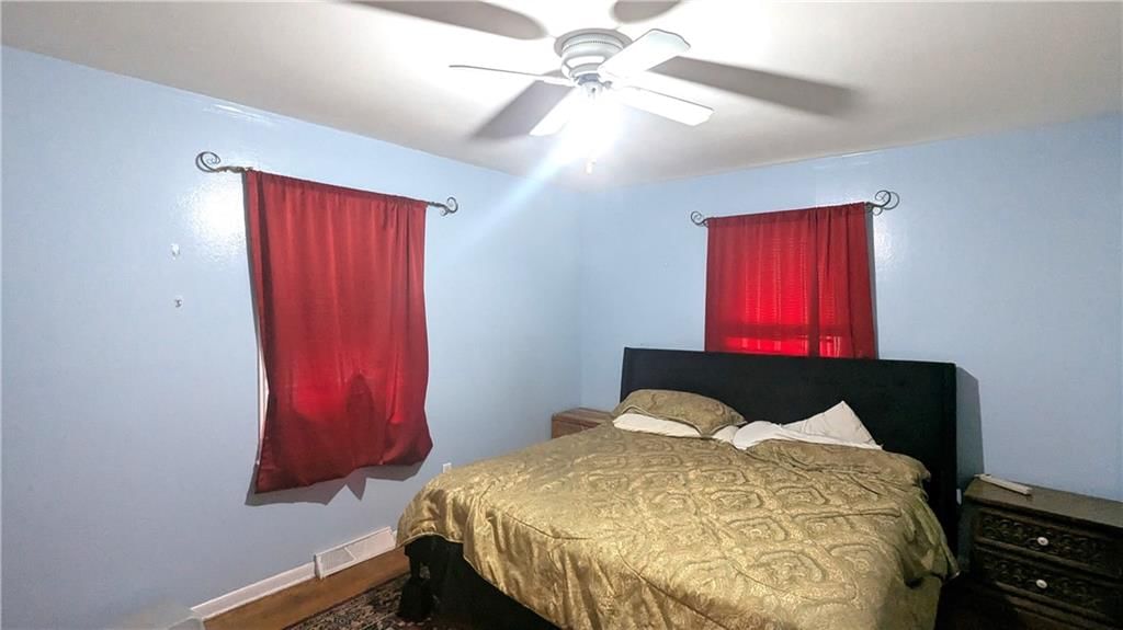 Photo 22 of 34 - 8507 Spring Valley Road, Raytown, MO 64138