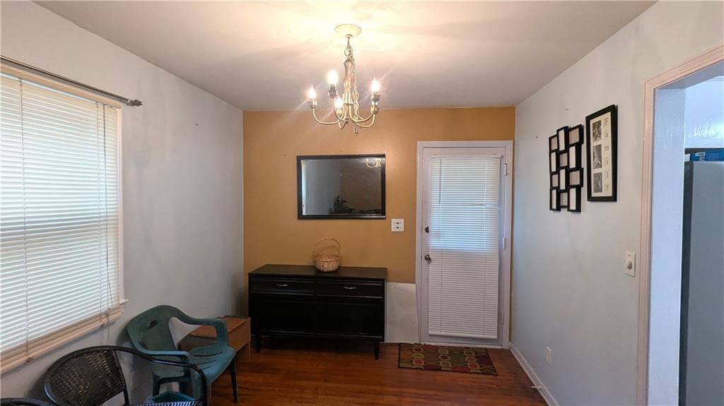 Photo 11 of 34 - 8507 Spring Valley Road, Raytown, MO 64138