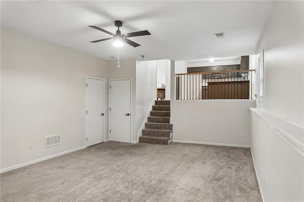 Photo 15 of 35 - 7606 NW 73rd Court, Kansas City, MO 64152