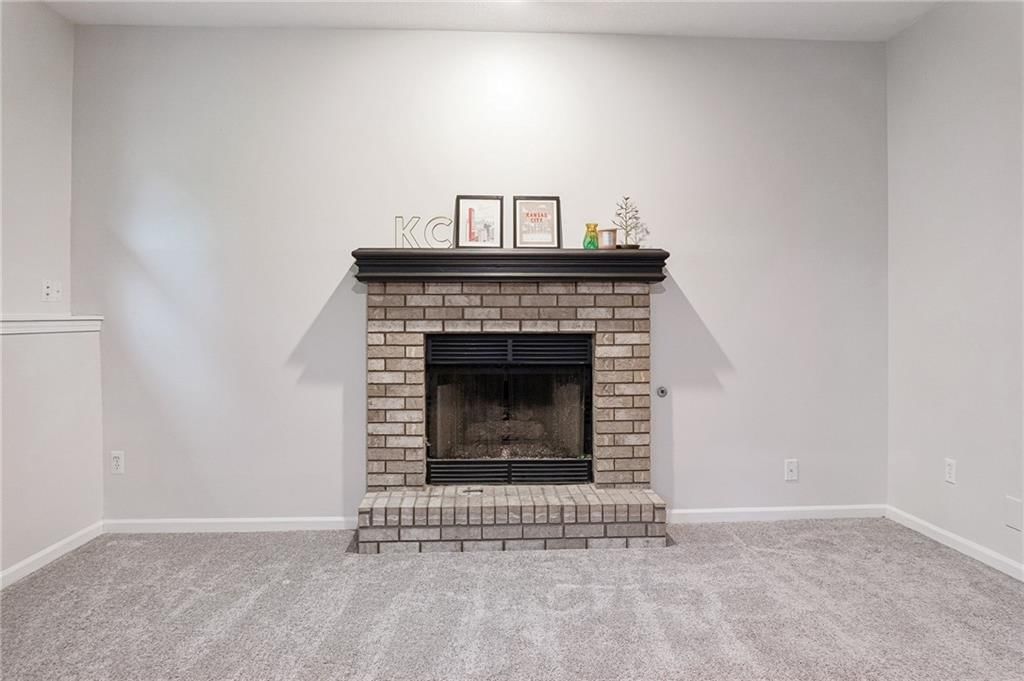 Photo 16 of 35 - 7606 NW 73rd Court, Kansas City, MO 64152