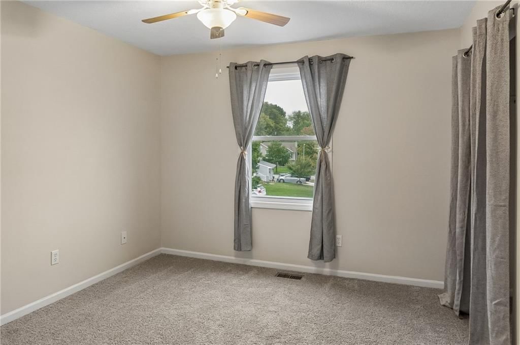 Photo 24 of 35 - 7606 NW 73rd Court, Kansas City, MO 64152