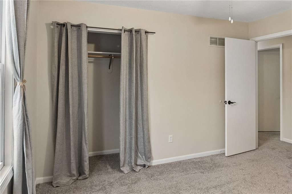 Photo 26 of 35 - 7606 NW 73rd Court, Kansas City, MO 64152
