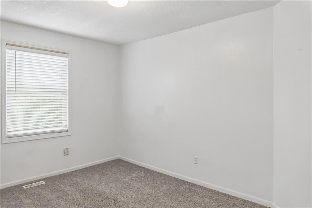 Photo 29 of 35 - 7606 NW 73rd Court, Kansas City, MO 64152