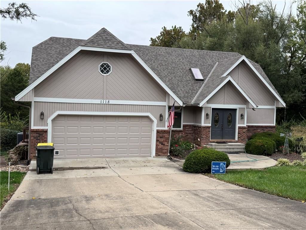 1118 Sycamore Ridge Drive, Lansing, KS