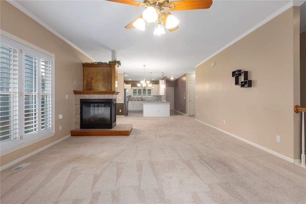 Photo 11 of 25 - 12133 S Valley Road, Olathe, KS 66061