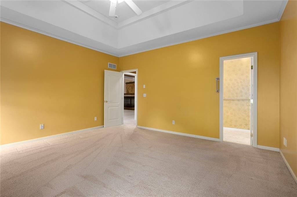 Photo 14 of 25 - 12133 S Valley Road, Olathe, KS 66061