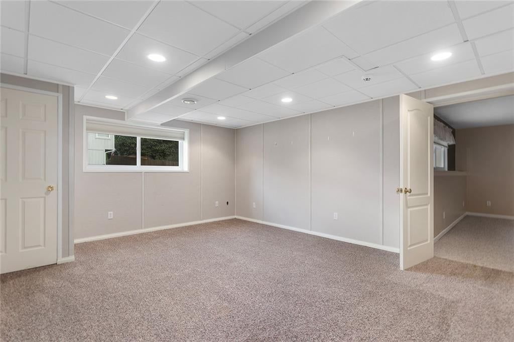 Photo 22 of 25 - 12133 S Valley Road, Olathe, KS 66061