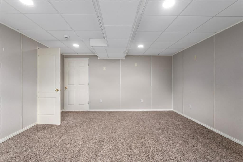Photo 23 of 25 - 12133 S Valley Road, Olathe, KS 66061