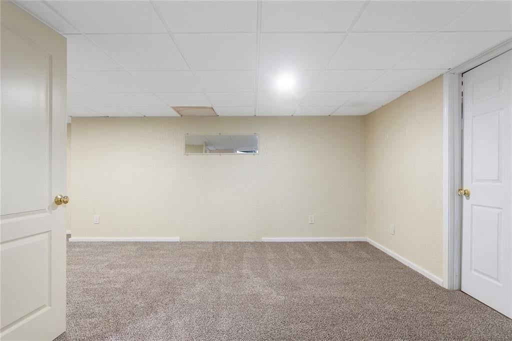 Photo 24 of 25 - 12133 S Valley Road, Olathe, KS 66061