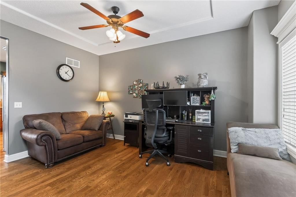 Photo 12 of 47 - 406 Buck Court, Kearney, MO 64060