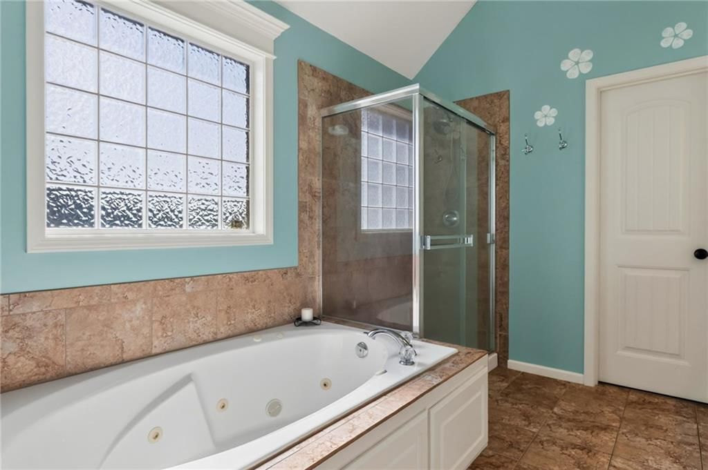 Photo 29 of 47 - 406 Buck Court, Kearney, MO 64060