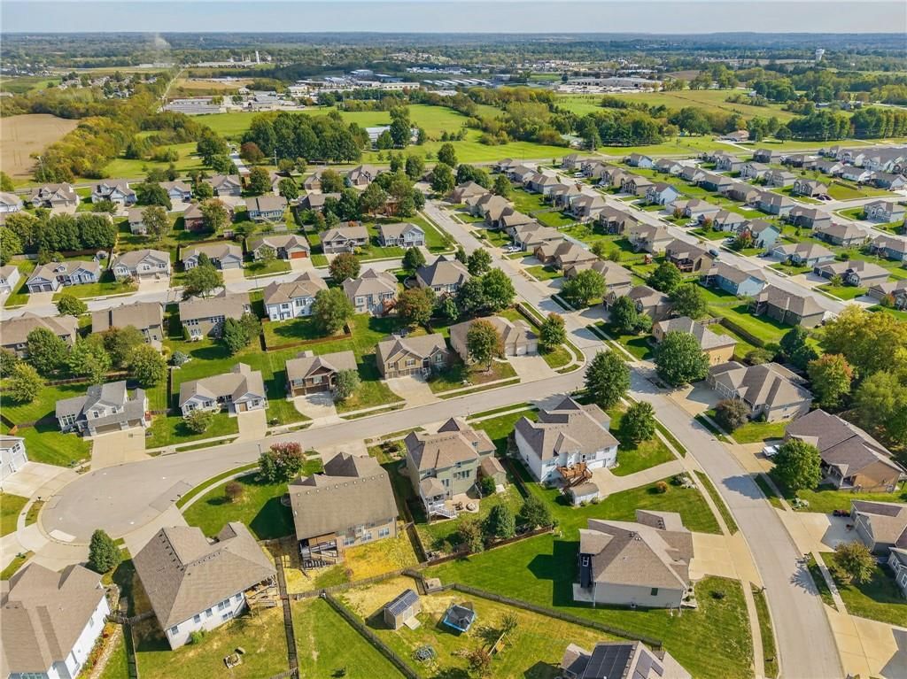 Photo 45 of 47 - 406 Buck Court, Kearney, MO 64060