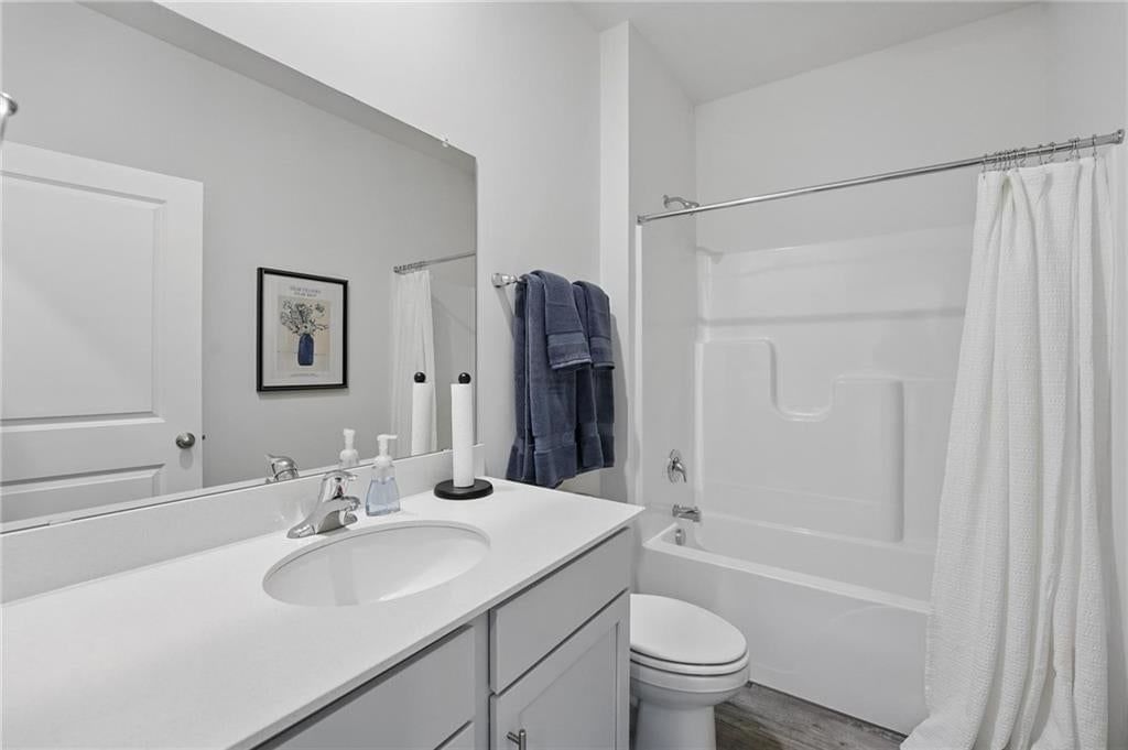 Photo 4 of 34 - 702 N 86th Terrace, Kansas City, KS 66112
