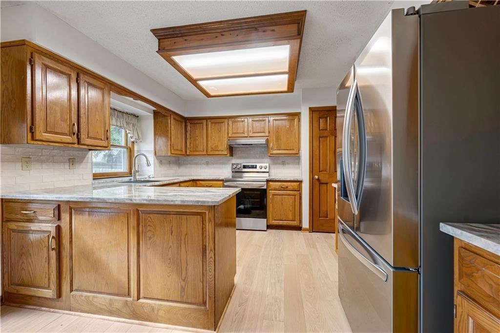 Photo 15 of 48 - 15221 W 84th Terrace, Lenexa, KS 66219