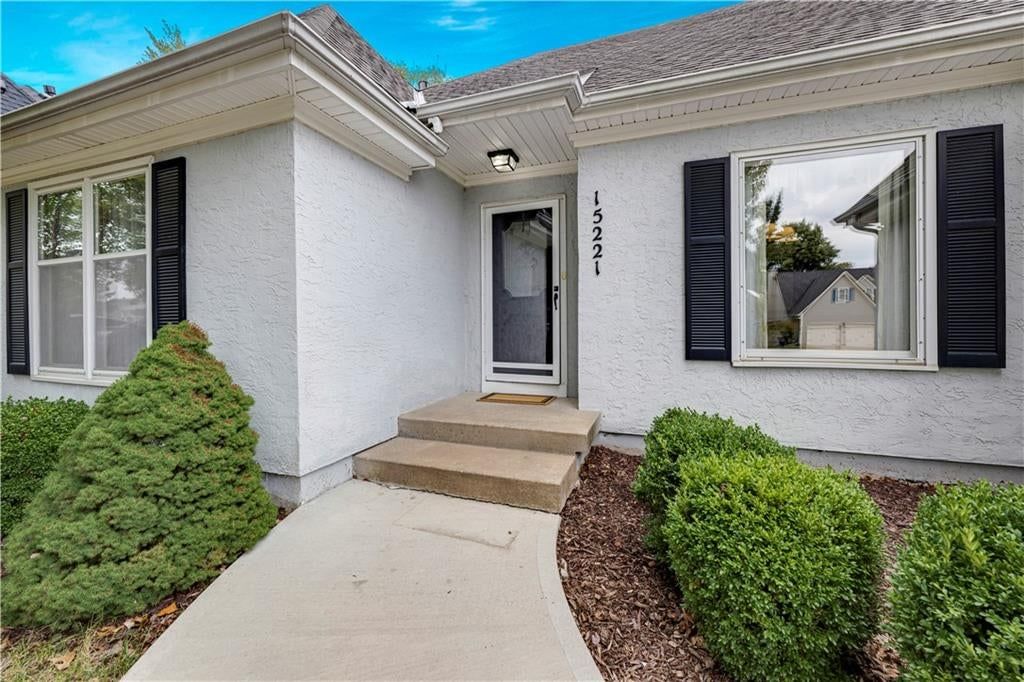Photo 1 of 48 - 15221 W 84th Terrace, Lenexa, KS 66219