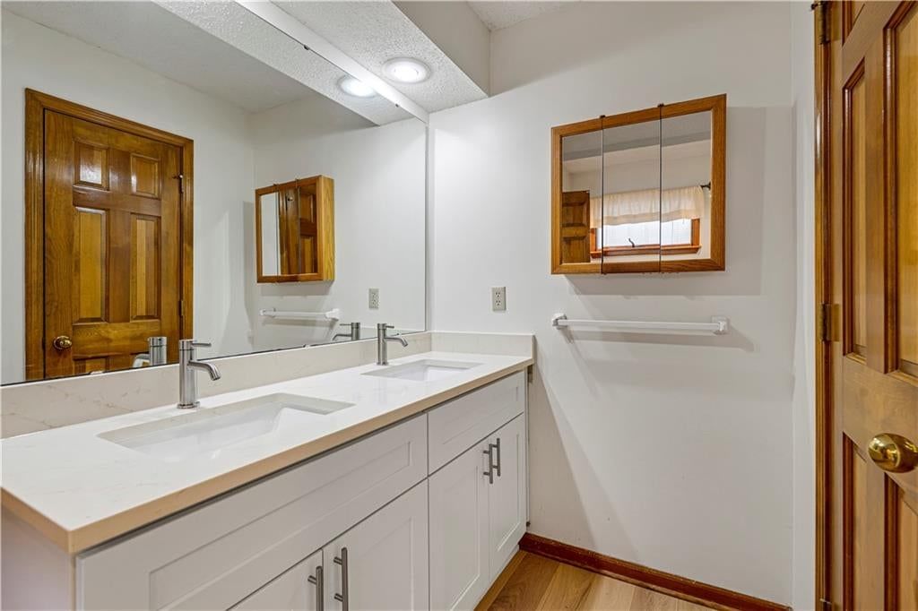 Photo 29 of 48 - 15221 W 84th Terrace, Lenexa, KS 66219