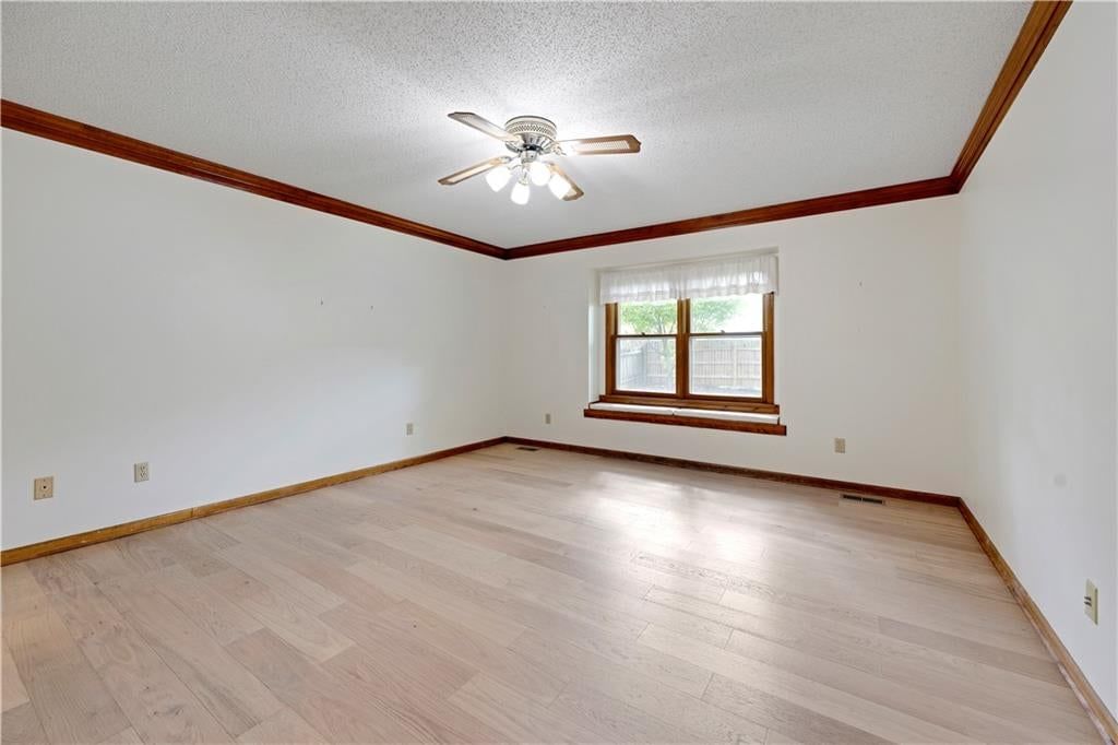 Photo 27 of 48 - 15221 W 84th Terrace, Lenexa, KS 66219
