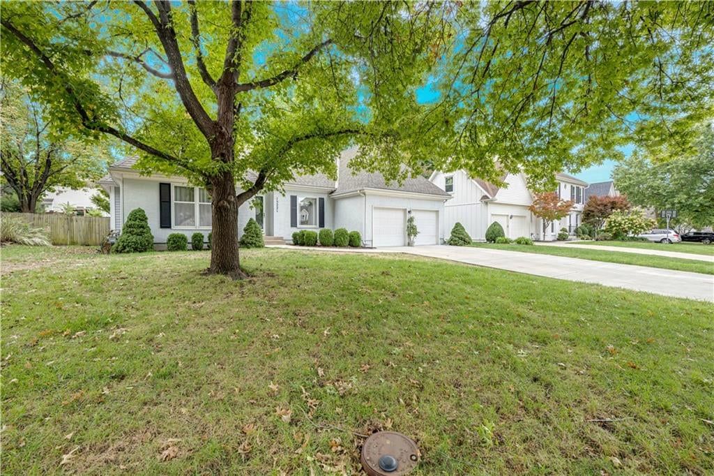 Photo 41 of 48 - 15221 W 84th Terrace, Lenexa, KS 66219