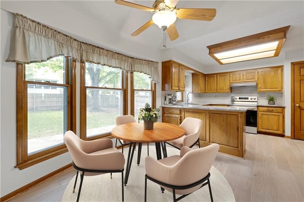 Photo 13 of 48 - 15221 W 84th Terrace, Lenexa, KS 66219