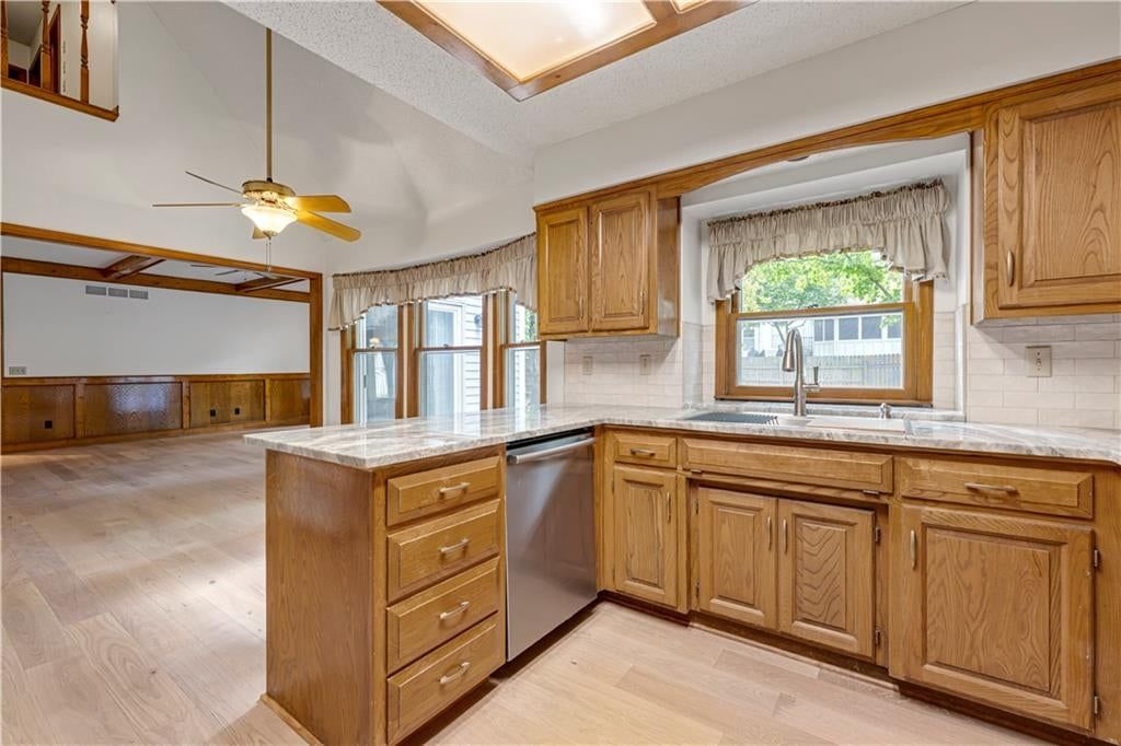 Photo 18 of 48 - 15221 W 84th Terrace, Lenexa, KS 66219