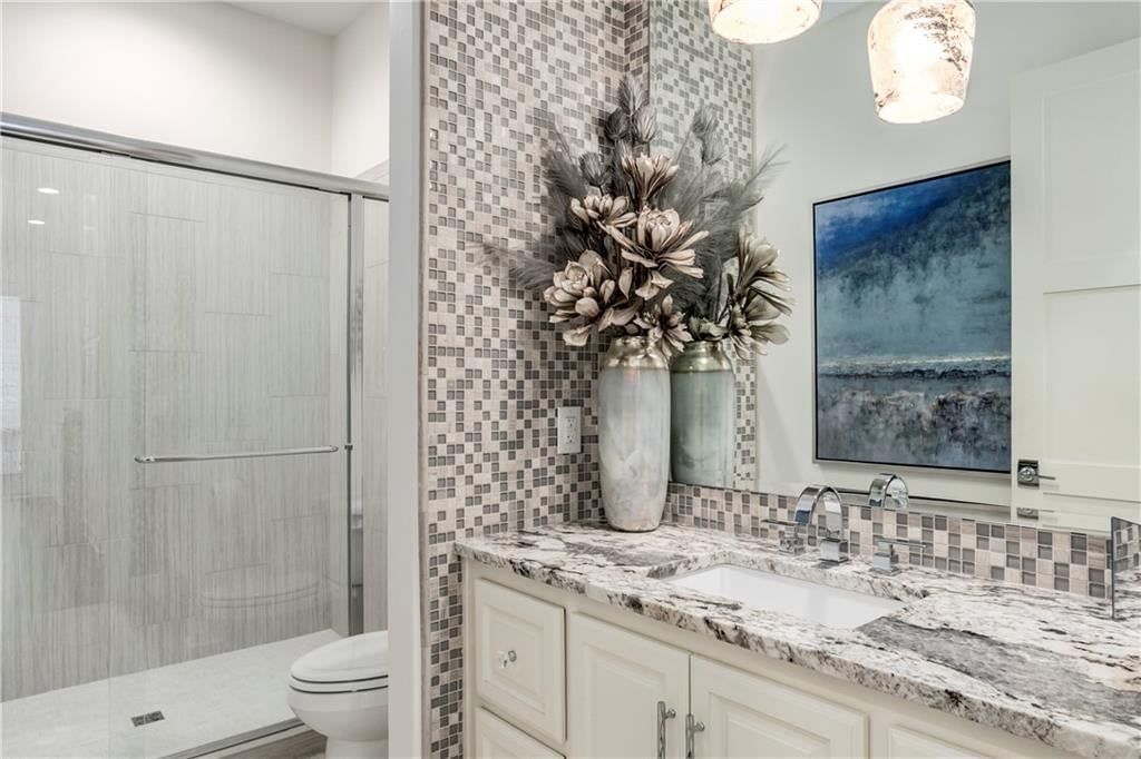 Photo 18 of 49 - 12720 W 161st Street, Overland Park, KS 66221