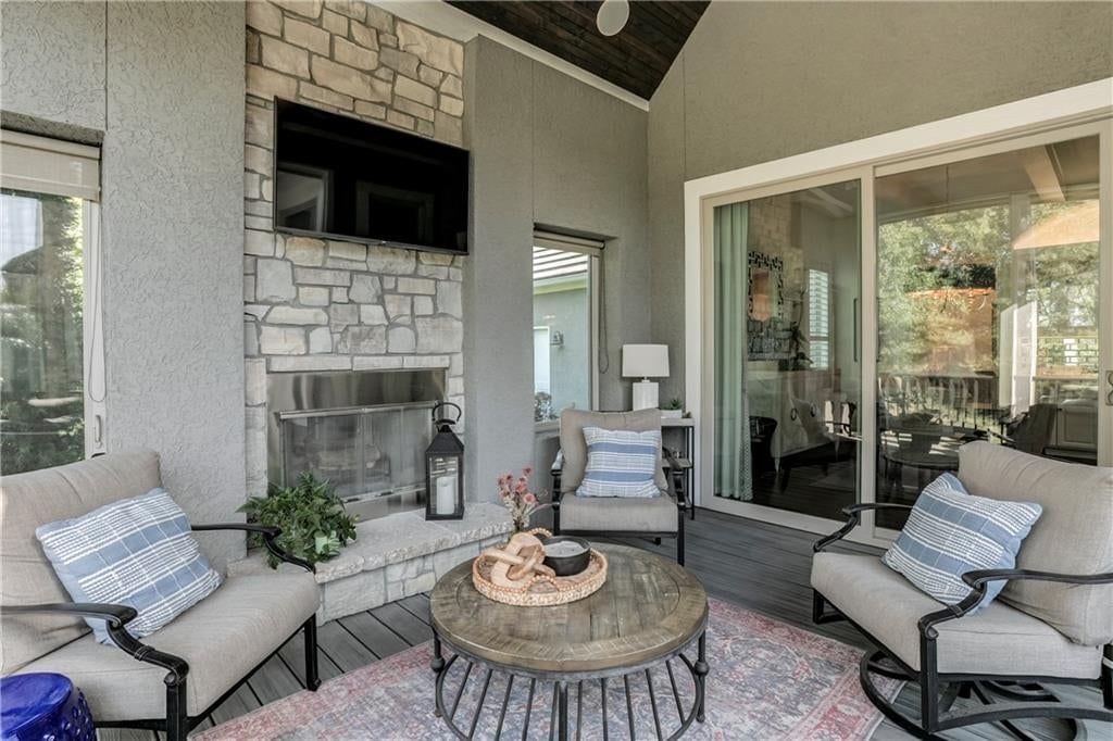 Photo 15 of 49 - 12720 W 161st Street, Overland Park, KS 66221