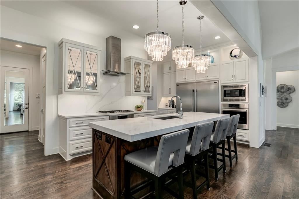Photo 8 of 49 - 12720 W 161st Street, Overland Park, KS 66221