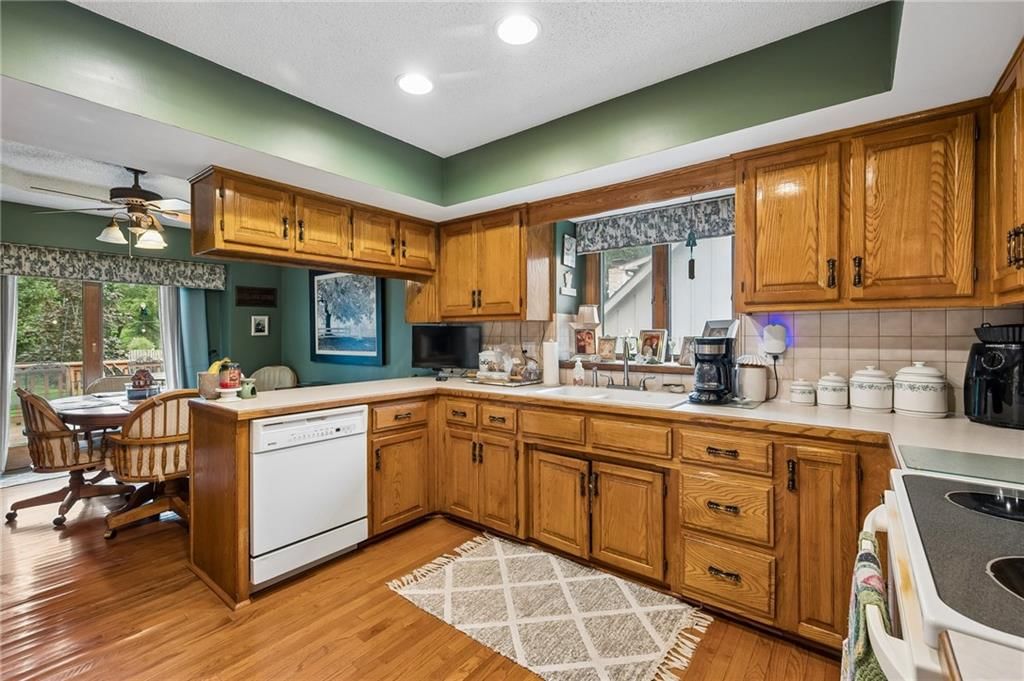 Photo 8 of 25 - 7314 N olive Street, Kansas City, MO 64118