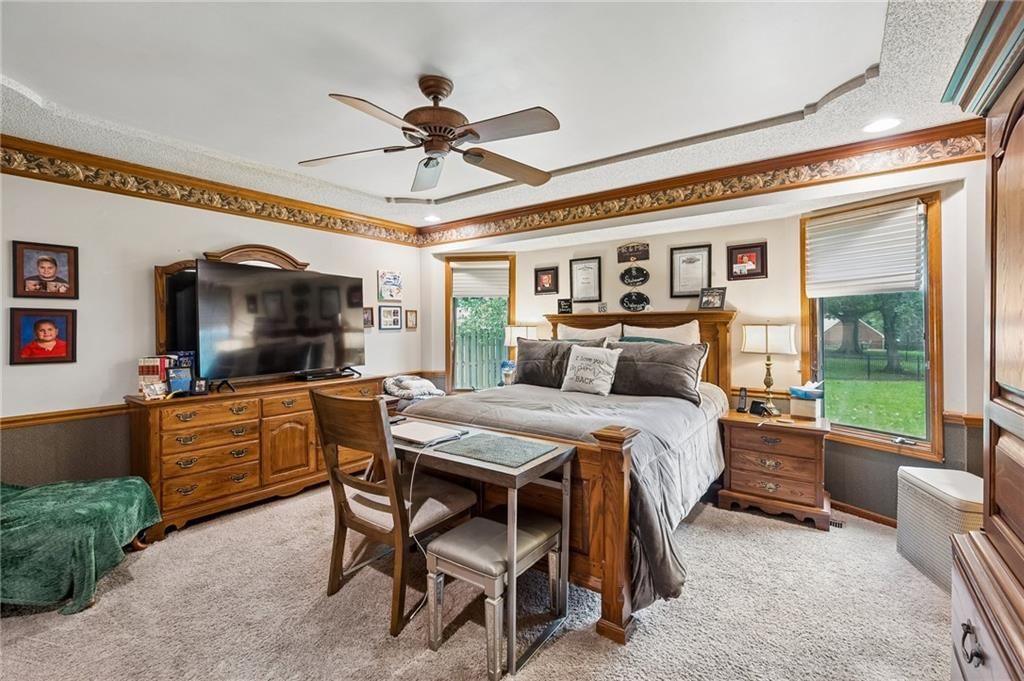 Photo 11 of 25 - 7314 N olive Street, Kansas City, MO 64118