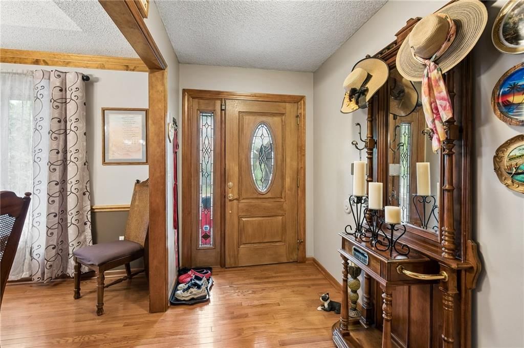 Photo 4 of 25 - 7314 N olive Street, Kansas City, MO 64118