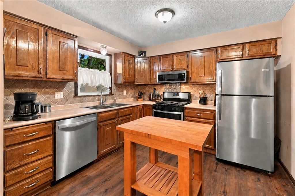 Photo 11 of 23 - 1926 SW 4th Street, Lee's Summit, MO 64081