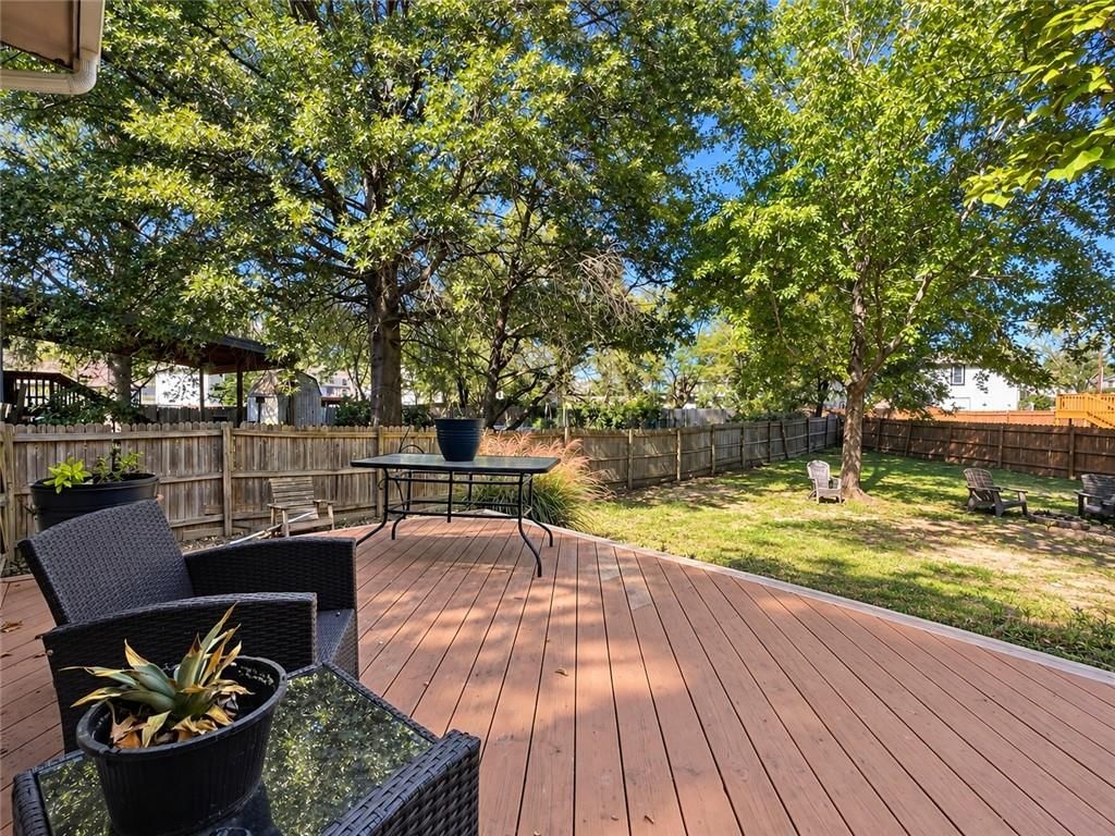 1926 4th Street, Lee's Summit, MO: listing photo 3