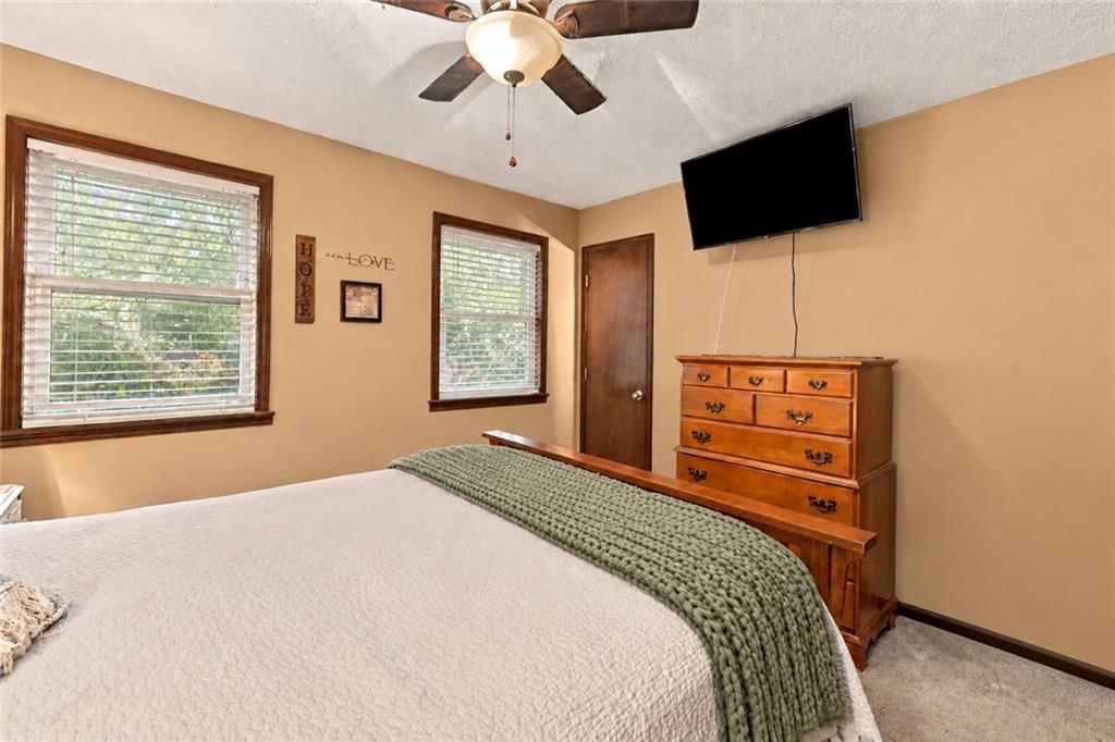 Photo 10 of 10 - 1926 4th Street, Lee's Summit, MO 64081