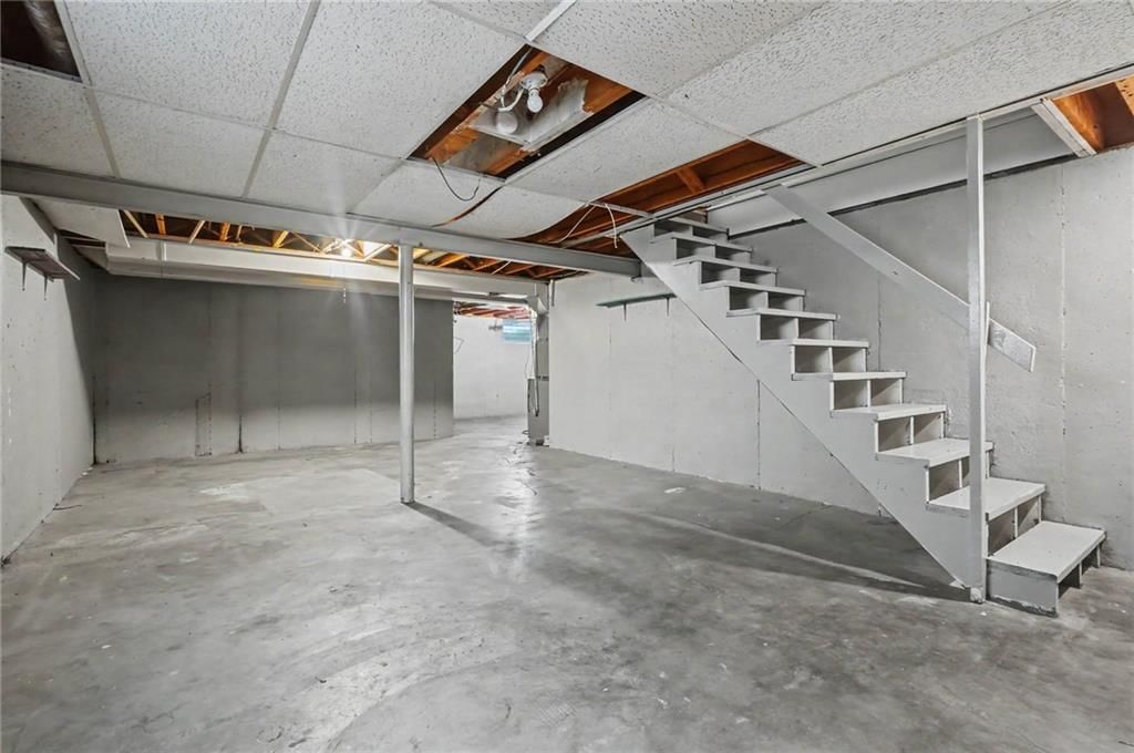 Photo 19 of 24 - 9734 Hadley Drive, Overland Park, KS 66212