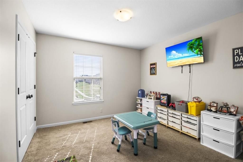Photo 16 of 30 - 1252 NW High View Drive, Grain Valley, MO 64029