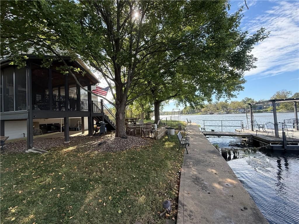 Photo 7 of 13 - 15836 Gardner East Road, Gardner, KS 66030
