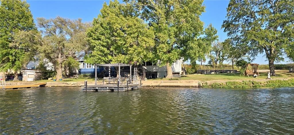 Photo 11 of 13 - 15836 Gardner East Road, Gardner, KS 66030