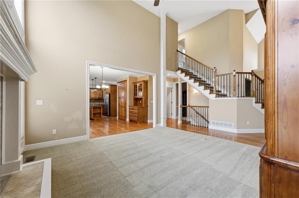 Photo 7 of 50 - 10303 N Dallas Avenue, Kansas City, MO 64154