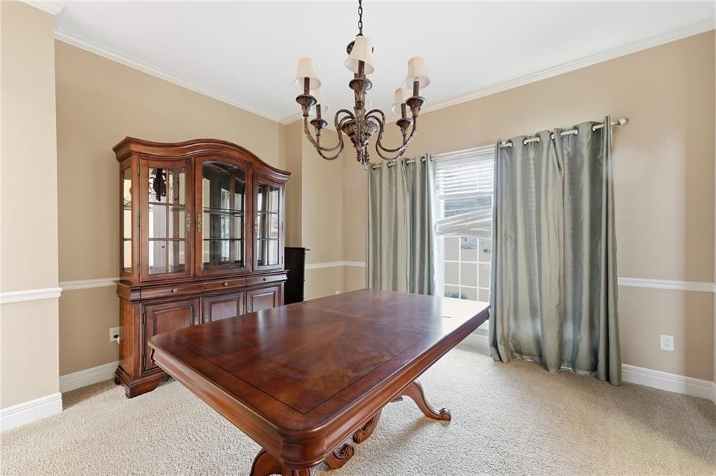 Photo 10 of 50 - 10303 N Dallas Avenue, Kansas City, MO 64154