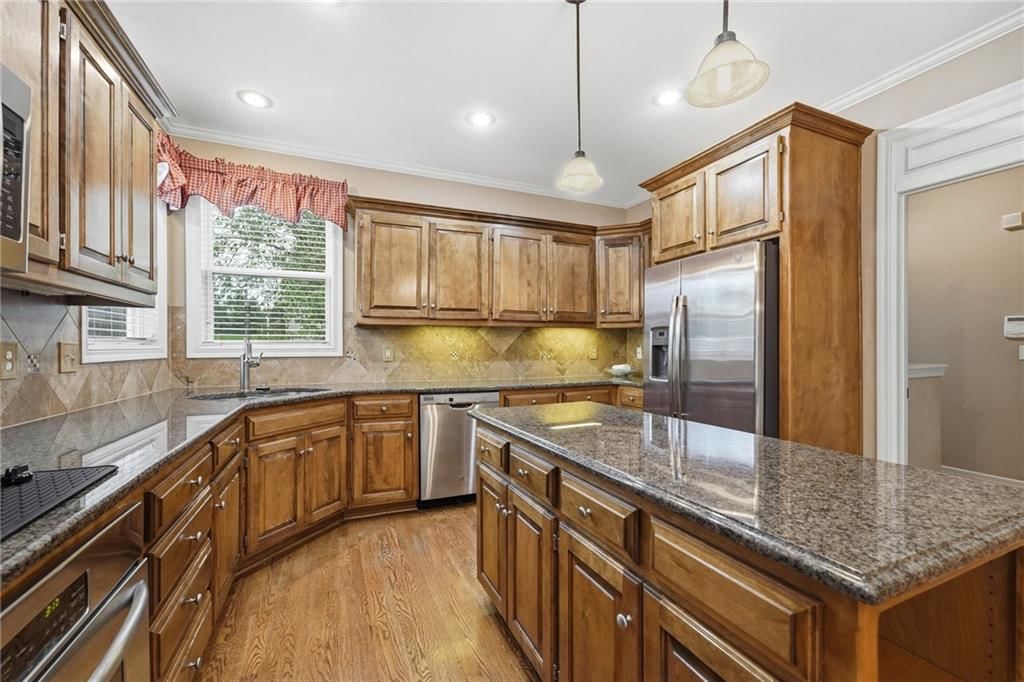 Photo 15 of 50 - 10303 N Dallas Avenue, Kansas City, MO 64154