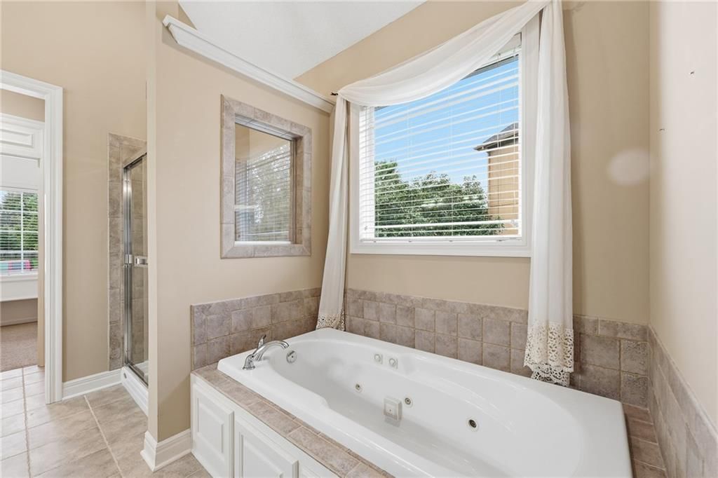 Photo 21 of 50 - 10303 N Dallas Avenue, Kansas City, MO 64154