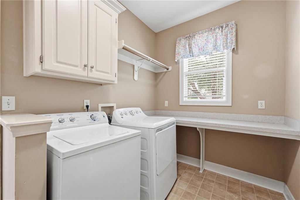 Photo 24 of 50 - 10303 N Dallas Avenue, Kansas City, MO 64154