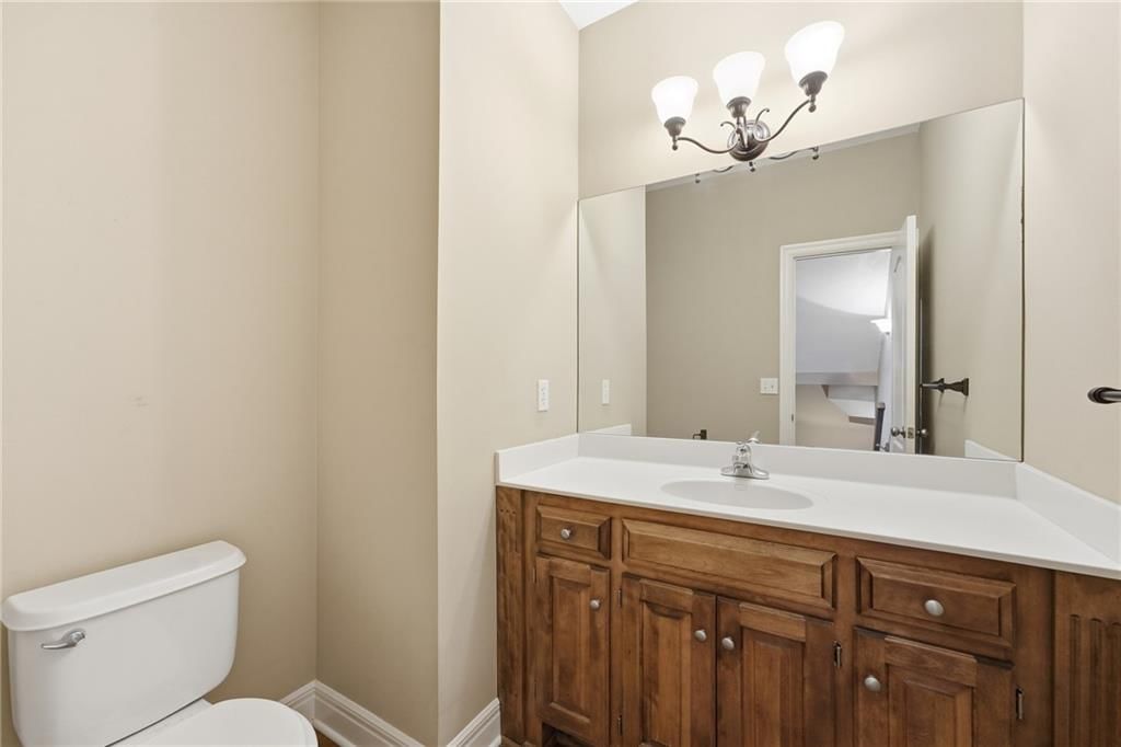 Photo 25 of 50 - 10303 N Dallas Avenue, Kansas City, MO 64154