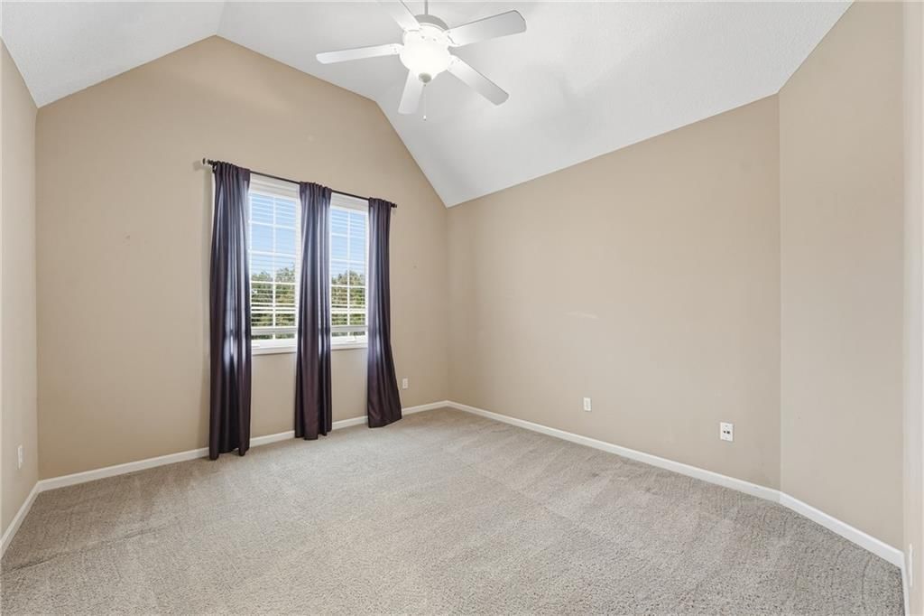 Photo 26 of 50 - 10303 N Dallas Avenue, Kansas City, MO 64154