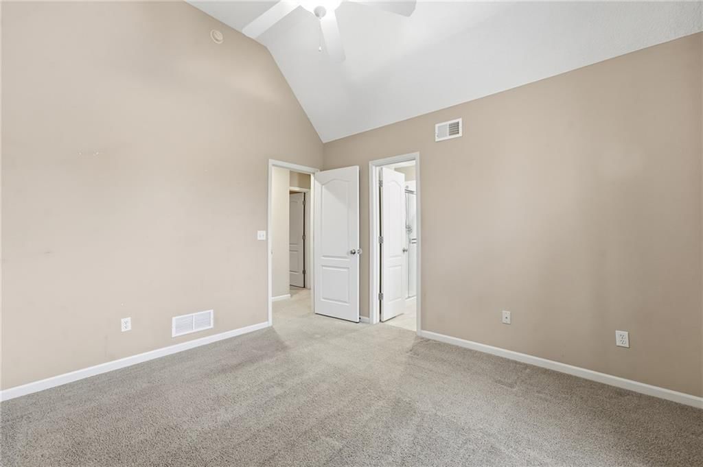 Photo 27 of 50 - 10303 N Dallas Avenue, Kansas City, MO 64154