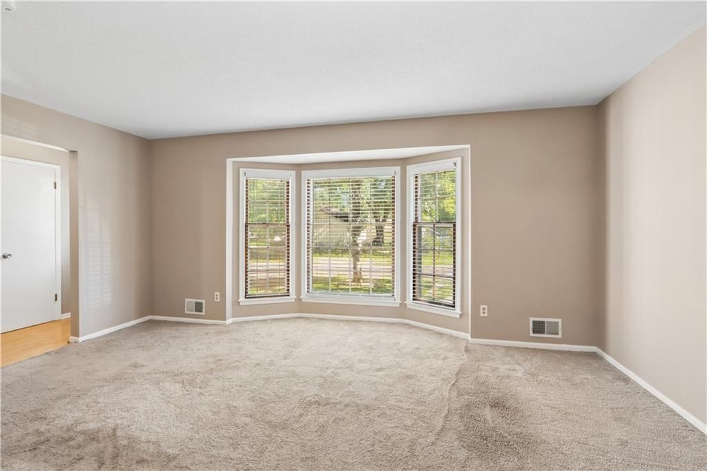 Photo 8 of 25 - 9532 Benson Street, Overland Park, KS 66212